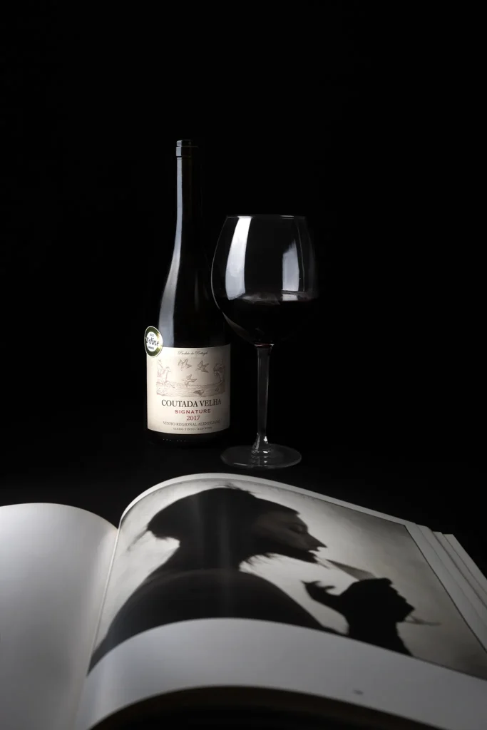 Vinho; Wine; Vidro; reflexos; Garrafa de vinho; Fotografia de Estúdio